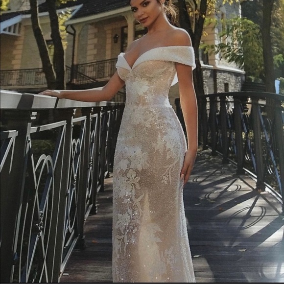 Gorgeous two-piece gown - Picture 2 of 4